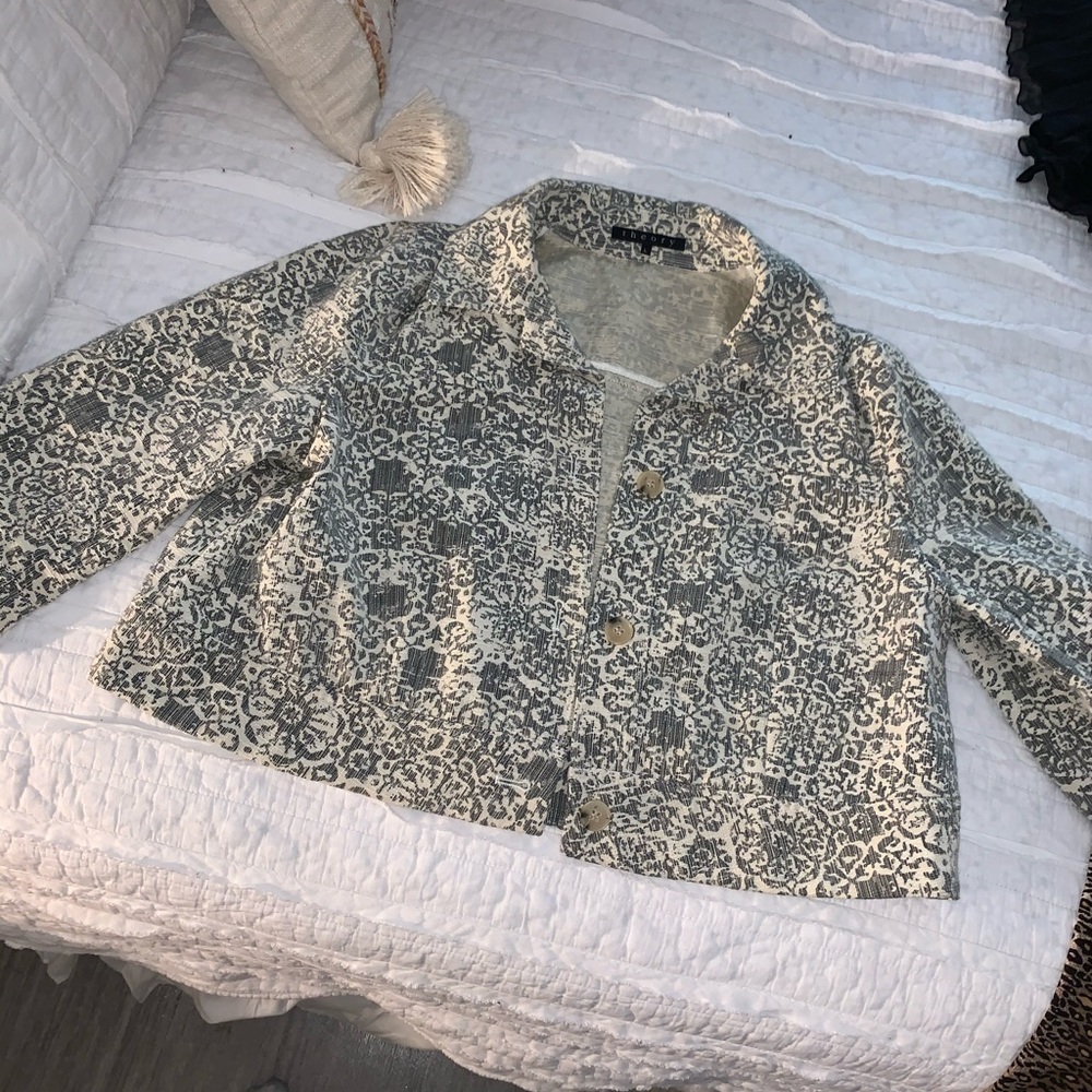 Short button up jacket